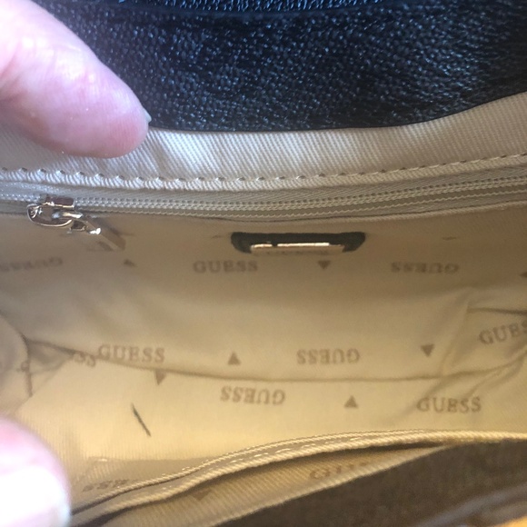 Guess “Noreen” mini crossbody flap - Picture 4 of 4